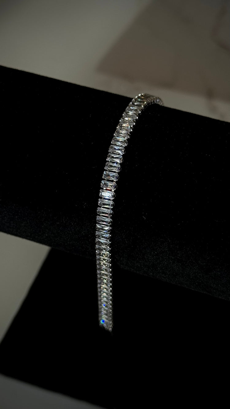 Tennis Golden bracelet jewelry piece
