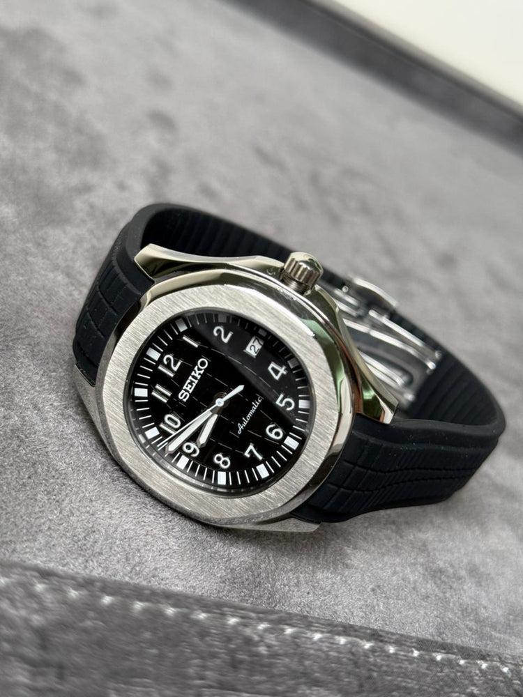 Custom Seiko Rubber automatic watch, Black dial, rubber strap, 43mm