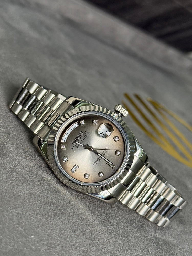 Custom Seiko Shadow Gleam automatic watch, 40mm