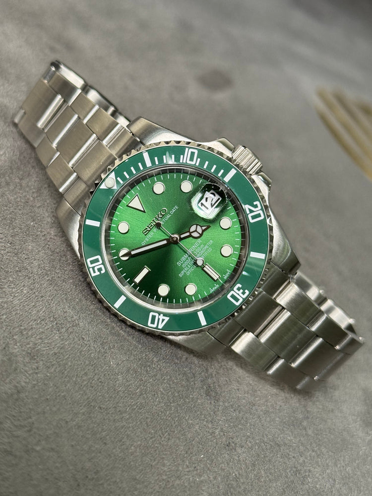 Custom Seiko green automatic watch, 41mm