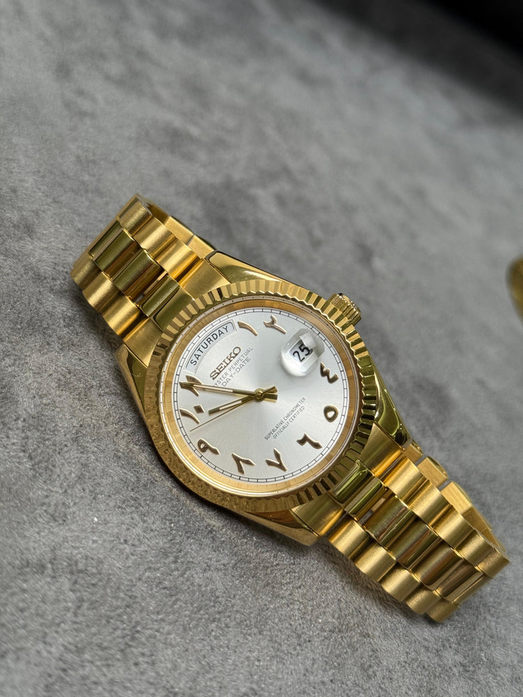 Custom Seiko DayDate style Gold – Dial – Arabic Numerals automatic watch, White dial
