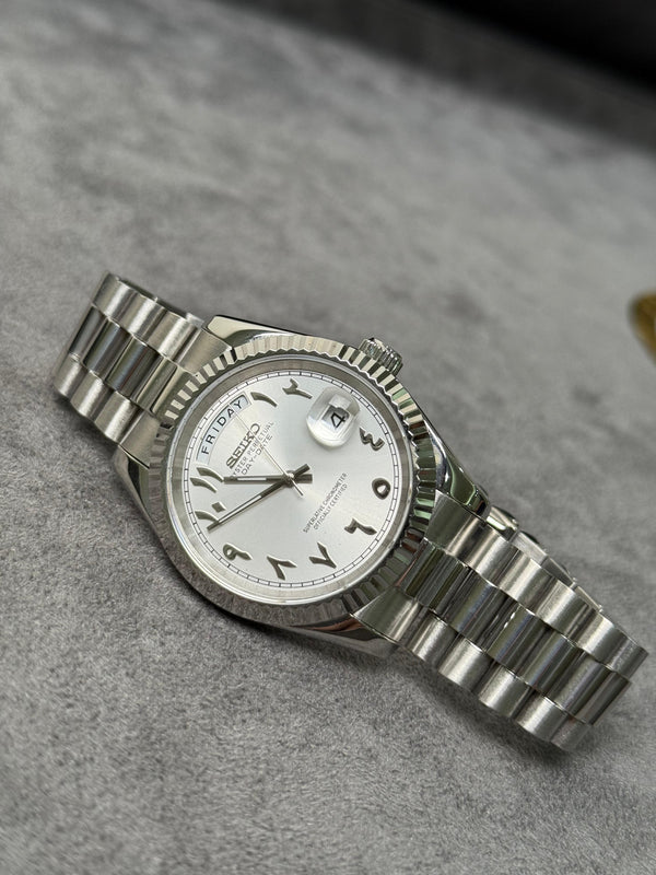 Seiko DayDate White – Arabic Numerals