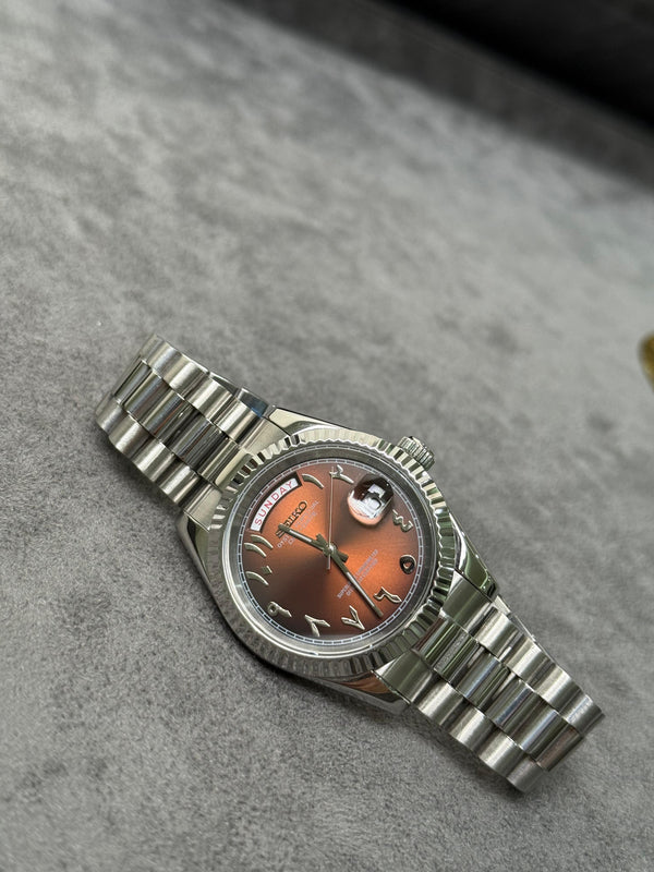 Seiko DayDate Chocolate – Arabic Numerals
