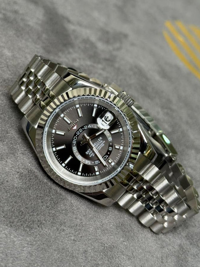Custom Seiko Sky Lunar automatic watch, Grey dial, 40mm